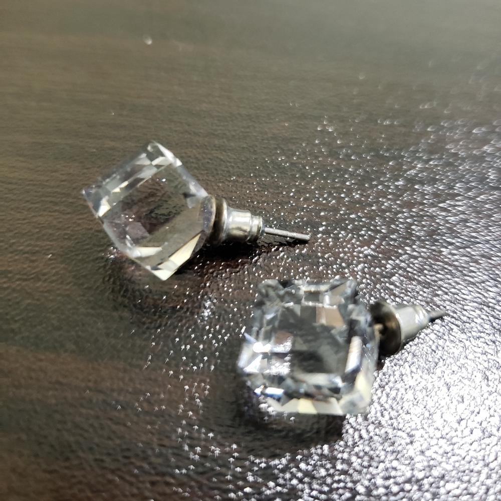🔥3/$20 Square Crystal Earings